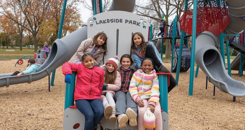 Giant Burke Chair at Lakeside Park